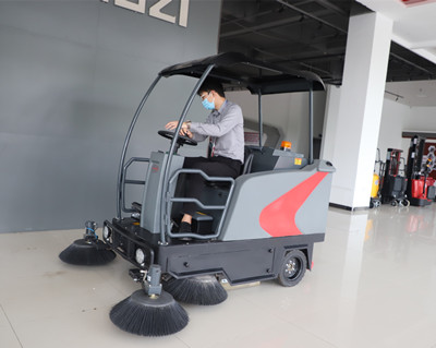 电动扫地车
